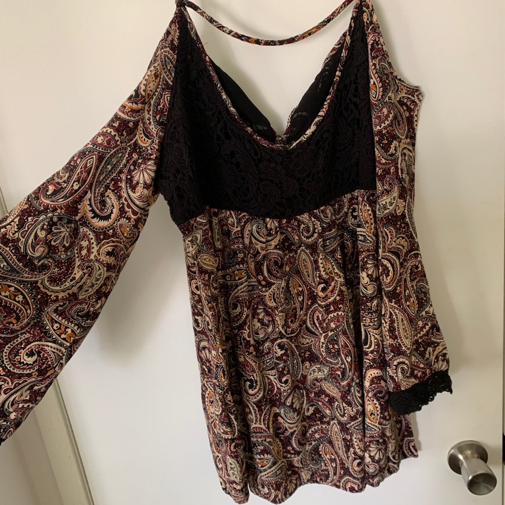 Patterned top with shoulder slits